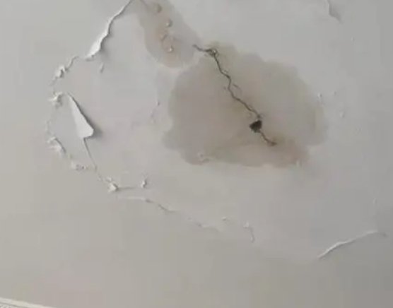 卫滨阳台漏水维修公司分享下屋面防水工程质量问题原因分析